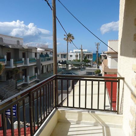 Romantza Apartments Agia Marina  Exterior photo
