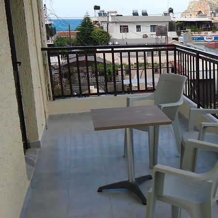 Romantza Apartments Agia Marina  Exterior photo