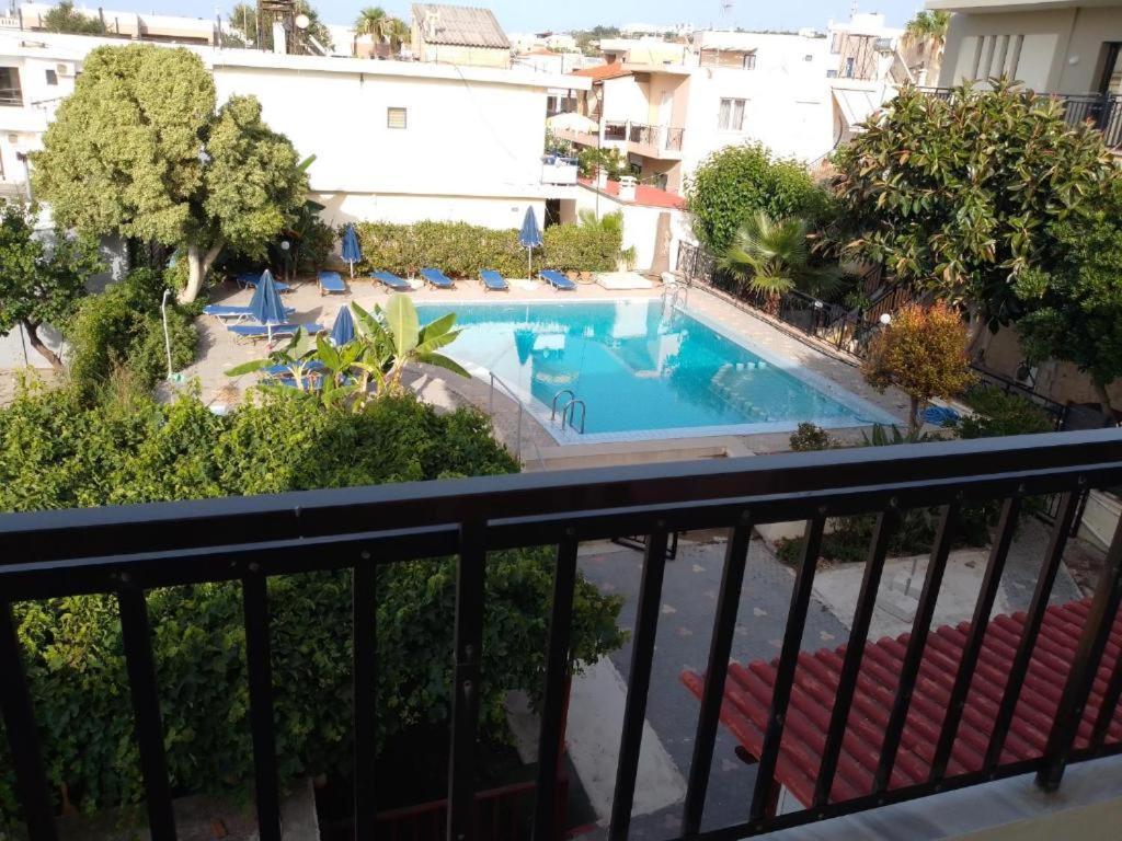 Romantza Apartments Agia Marina  Exterior photo