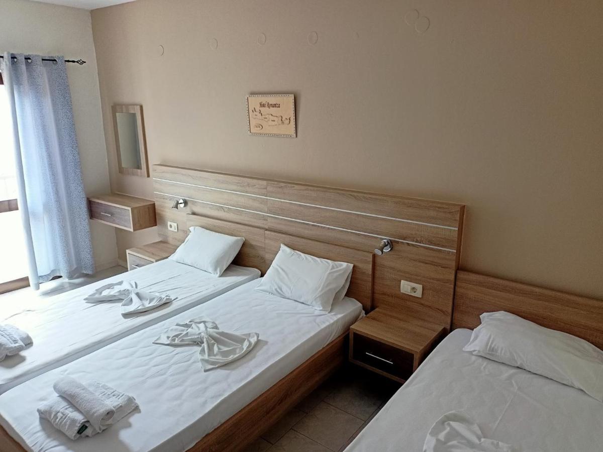 Romantza Apartments Agia Marina  Exterior photo