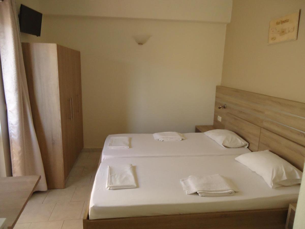 Romantza Apartments Agia Marina  Exterior photo