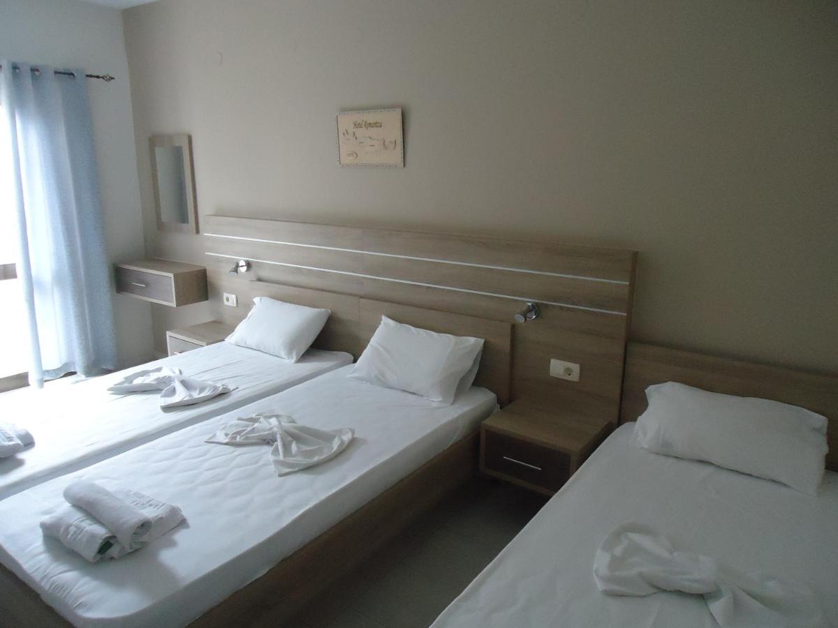 Romantza Apartments Agia Marina  Exterior photo
