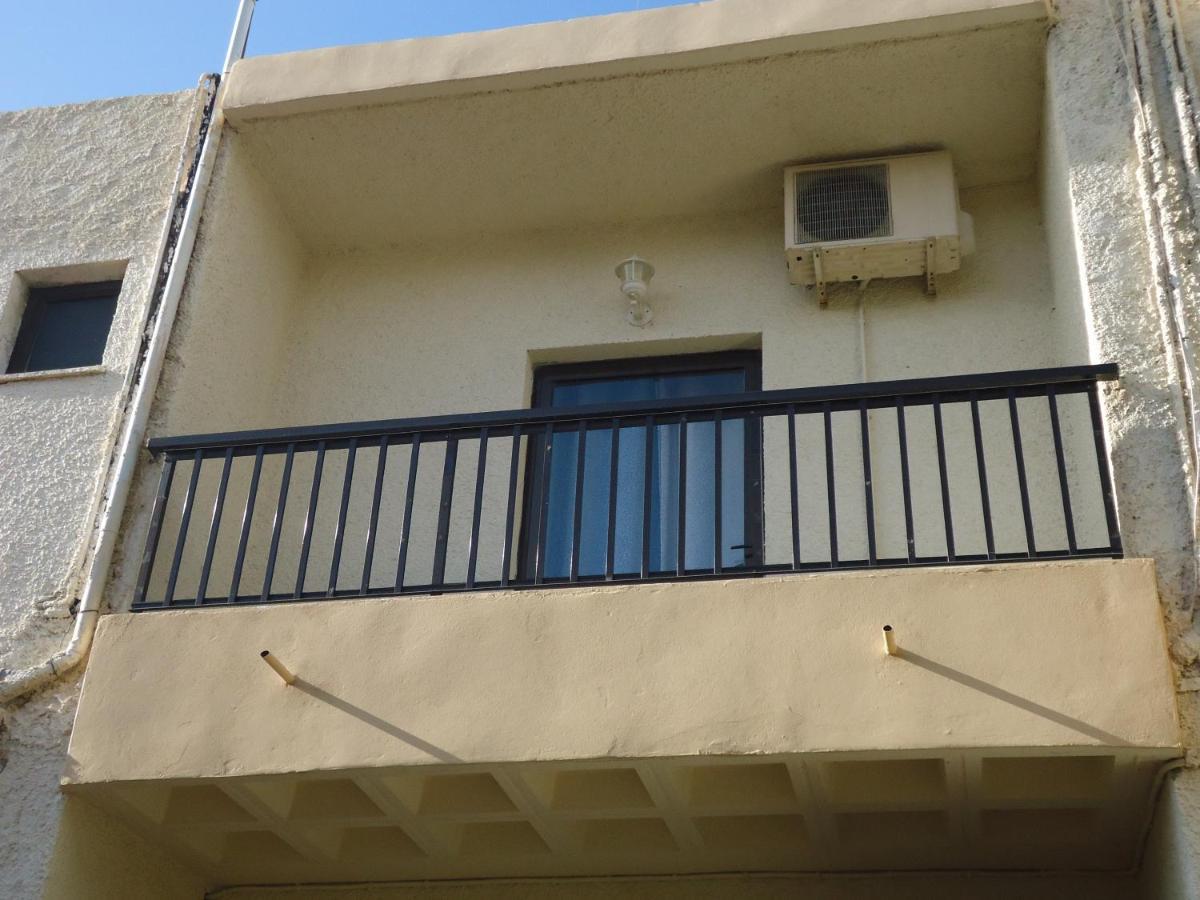 Romantza Apartments Agia Marina  Exterior photo