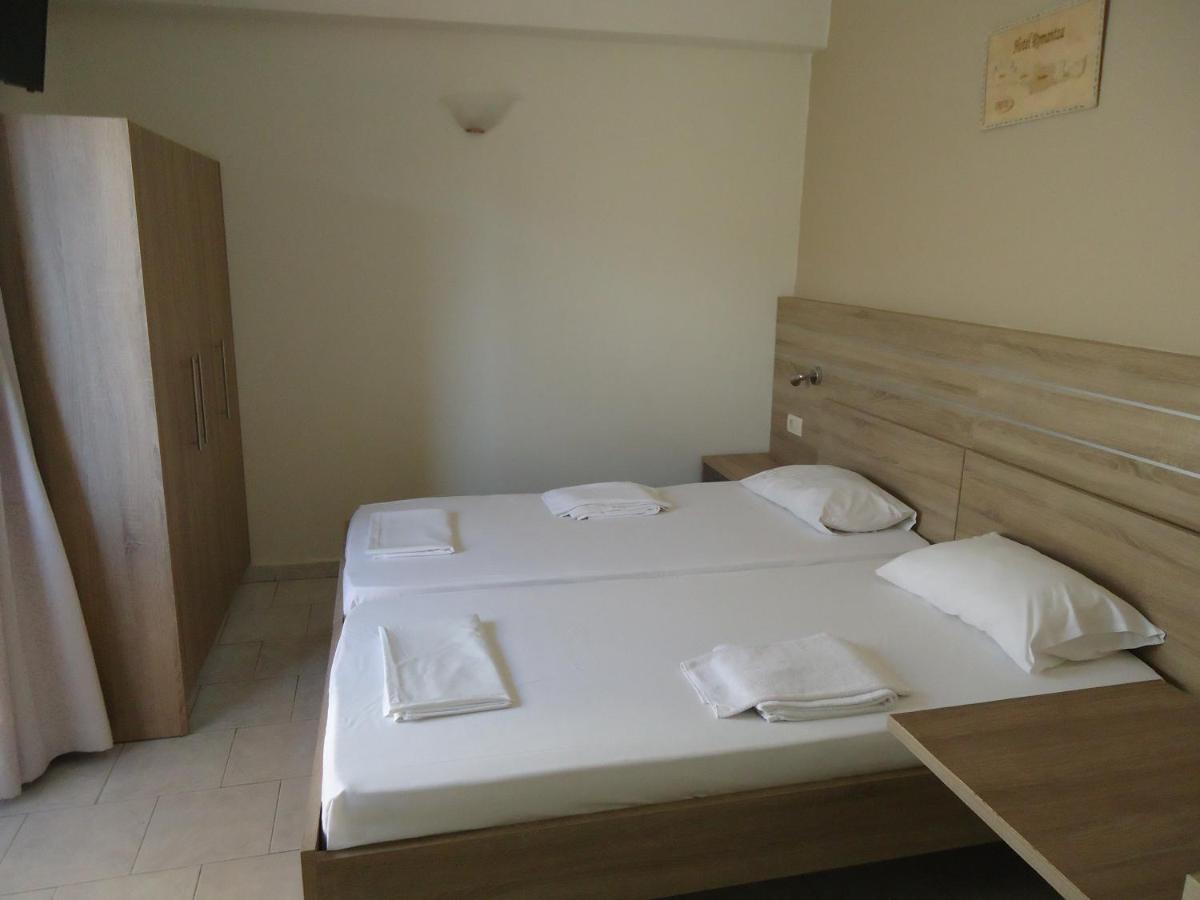 Romantza Apartments Agia Marina  Exterior photo