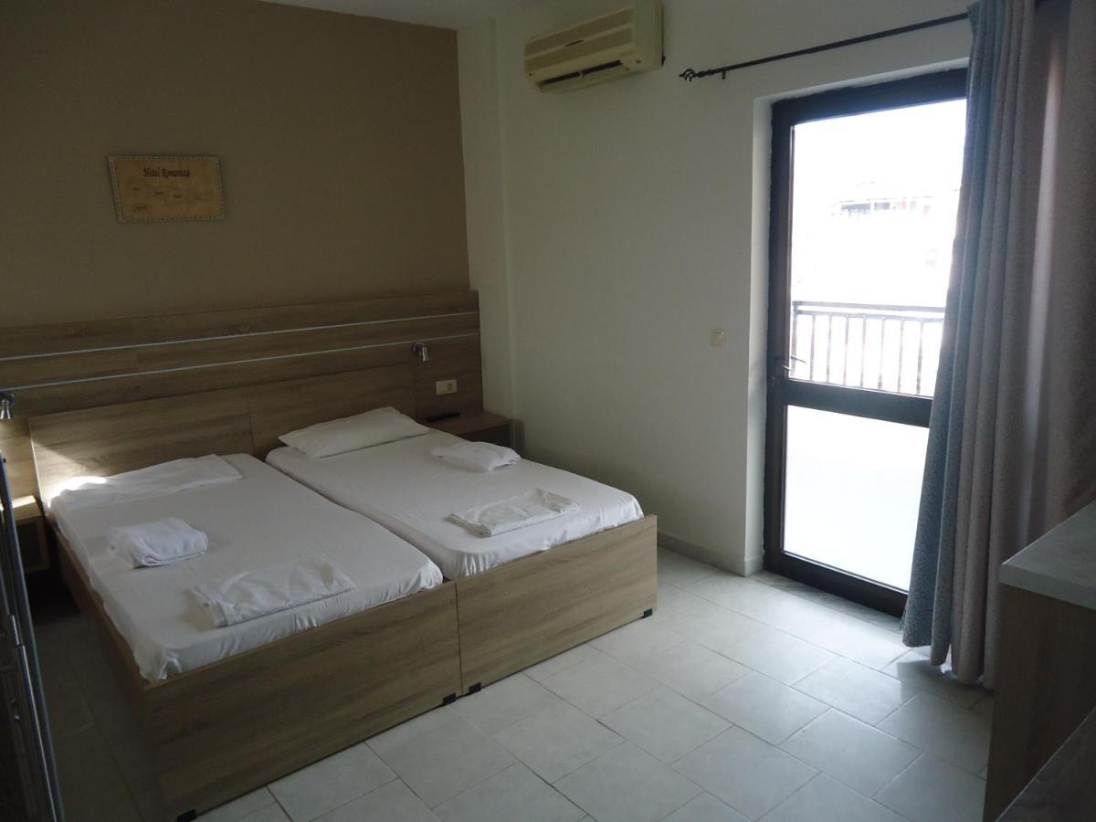 Romantza Apartments Agia Marina  Exterior photo