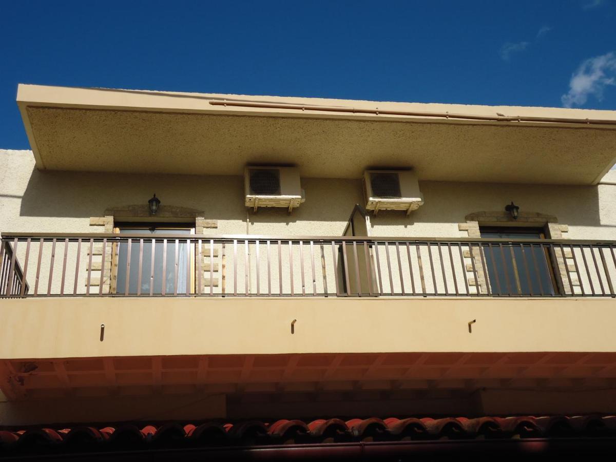 Romantza Apartments Agia Marina  Exterior photo