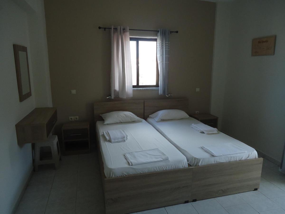 Romantza Apartments Agia Marina  Exterior photo