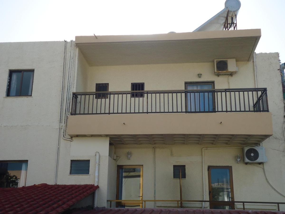 Romantza Apartments Agia Marina  Exterior photo
