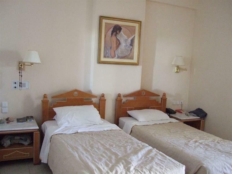 Romantza Apartments Agia Marina  Exterior photo
