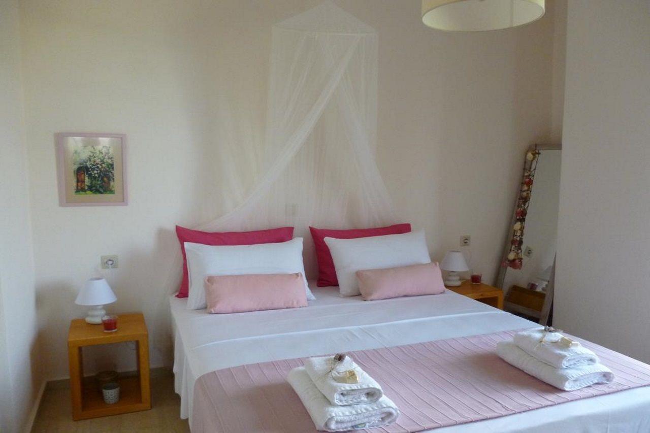 Romantza Apartments Agia Marina  Exterior photo